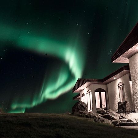 Alka - Cozy Room By The Sea With Private Hot Tub Njarthvik Buitenkant foto