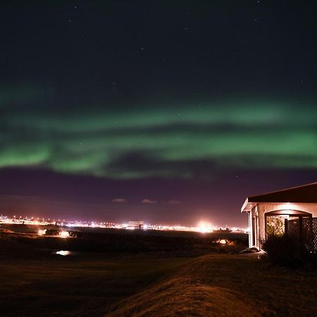 Alka - Cozy Room By The Sea With Private Hot Tub Njarthvik Buitenkant foto