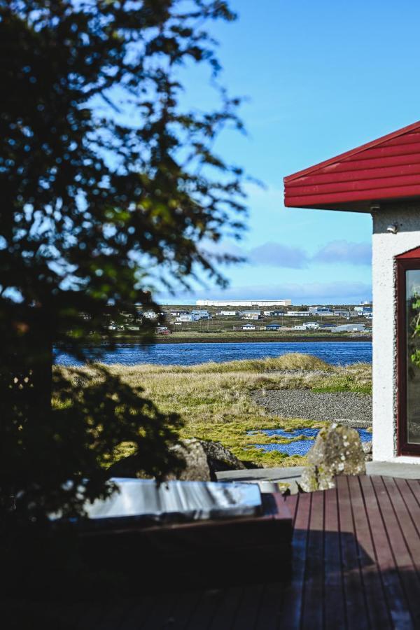 Alka - Cozy Room By The Sea With Private Hot Tub Njarthvik Buitenkant foto