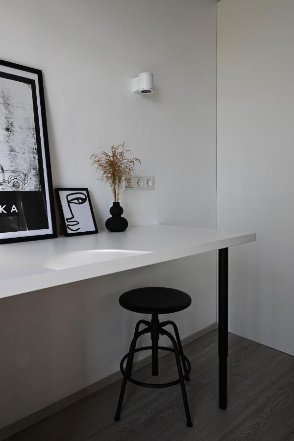 Alka - Cozy Room By The Sea With Private Hot Tub Njarthvik Buitenkant foto